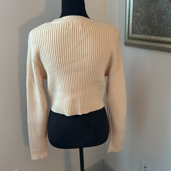 Pink Lily ribbed cream cropped crewneck women’s sweater Sz M - Picture 3 of 7